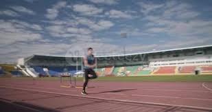 TA：热刺想补强左后卫与边锋位置，并评估多名球员的外租可能