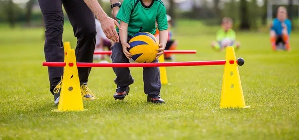 泰晤士：律师会要求有条件保释，帕尔特伊才能继续在黄潜踢球