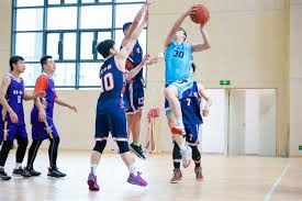 雄鹿火箭裁判报告：最后2分钟0错漏判 伊森提前犯规&字母申京违例