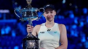 离谱，洛伦佐-卢卡强行抢罚点球命中后随即被换下